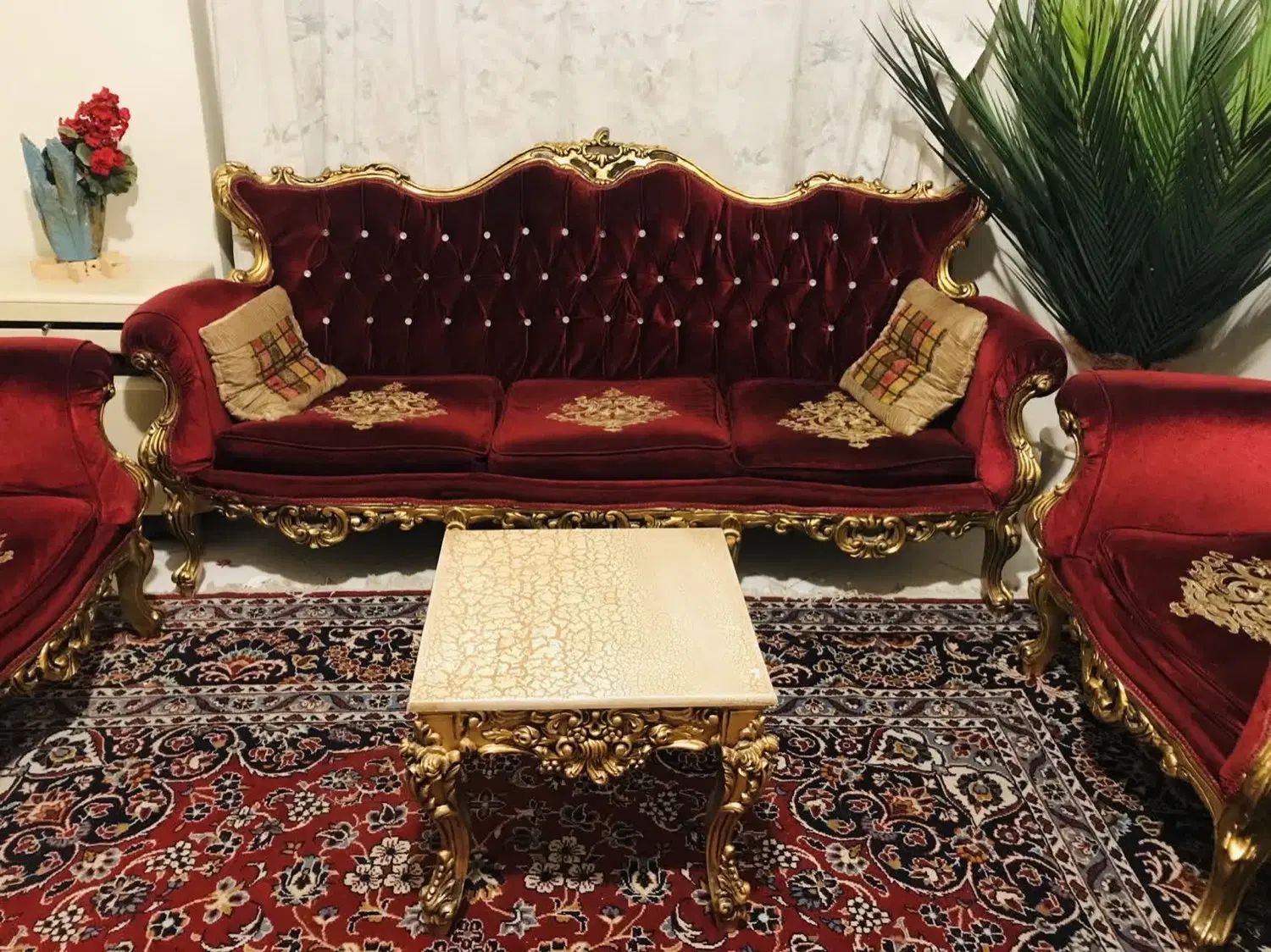 مبلمان ۹ نفره و میز پذیرایی و میز عسلی|مبلمان خانگی و میز عسلی|تهران, مطهری|دیوار