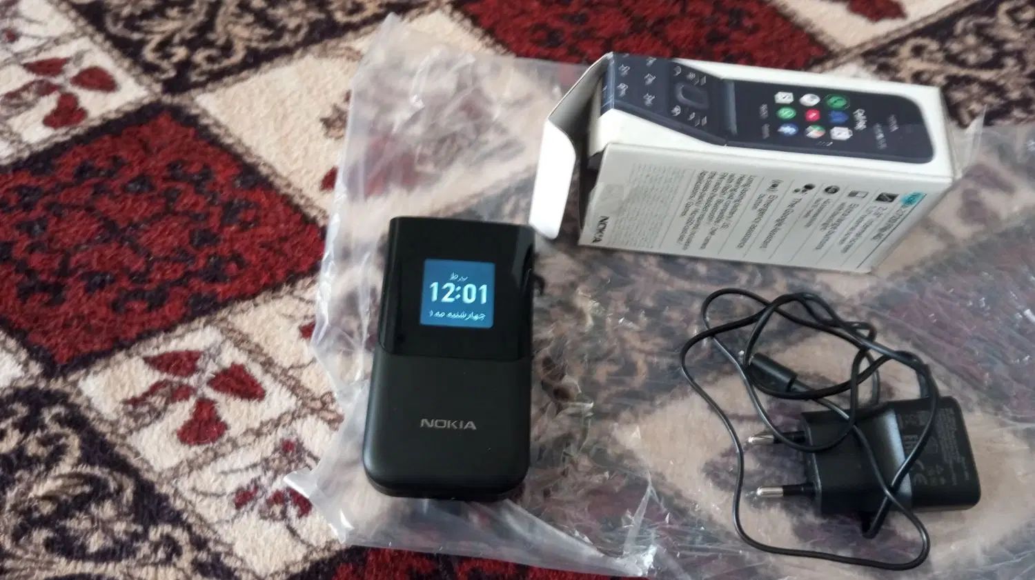 نوکیا 2720 Flip با حافظهٔ ۴ گیگابایت|موبایل|ارومیه, |دیوار
