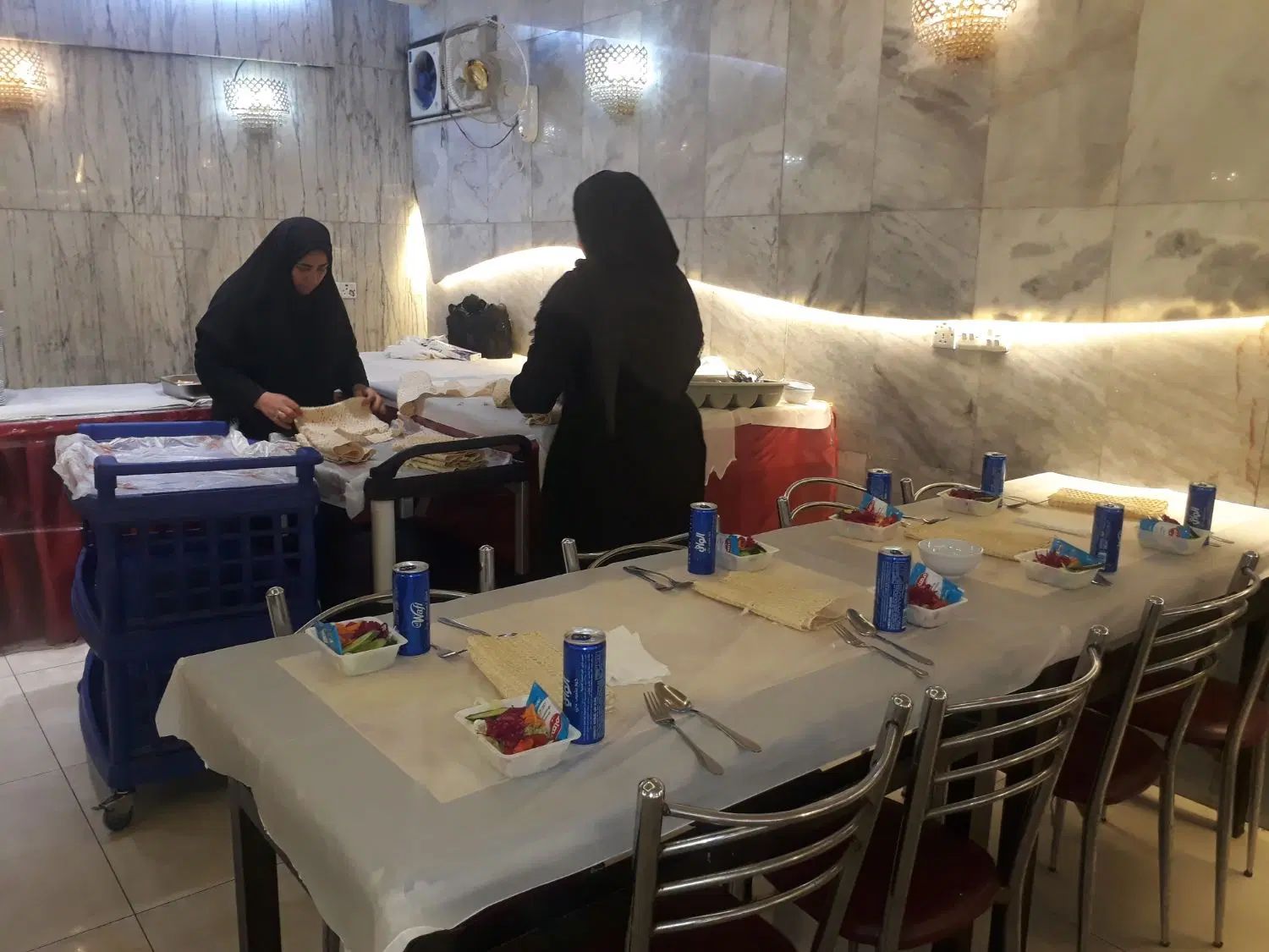 دعوت بیک خانم براخدمه افتخاری براتورمشهدشمال کربلا|استخدام خدمات فروشگاه و رستوران|قم, آذر (نکویی)|دیوار
