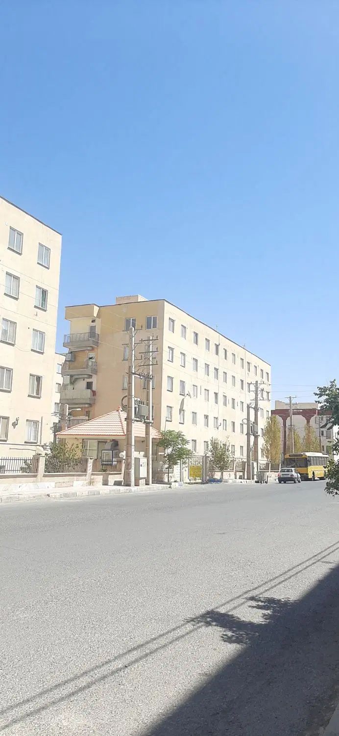 جنب مرکز خرید طبقه اول تکمیل ابریشم خوش قیمت|فروش آپارتمان|چهارباغ, |دیوار