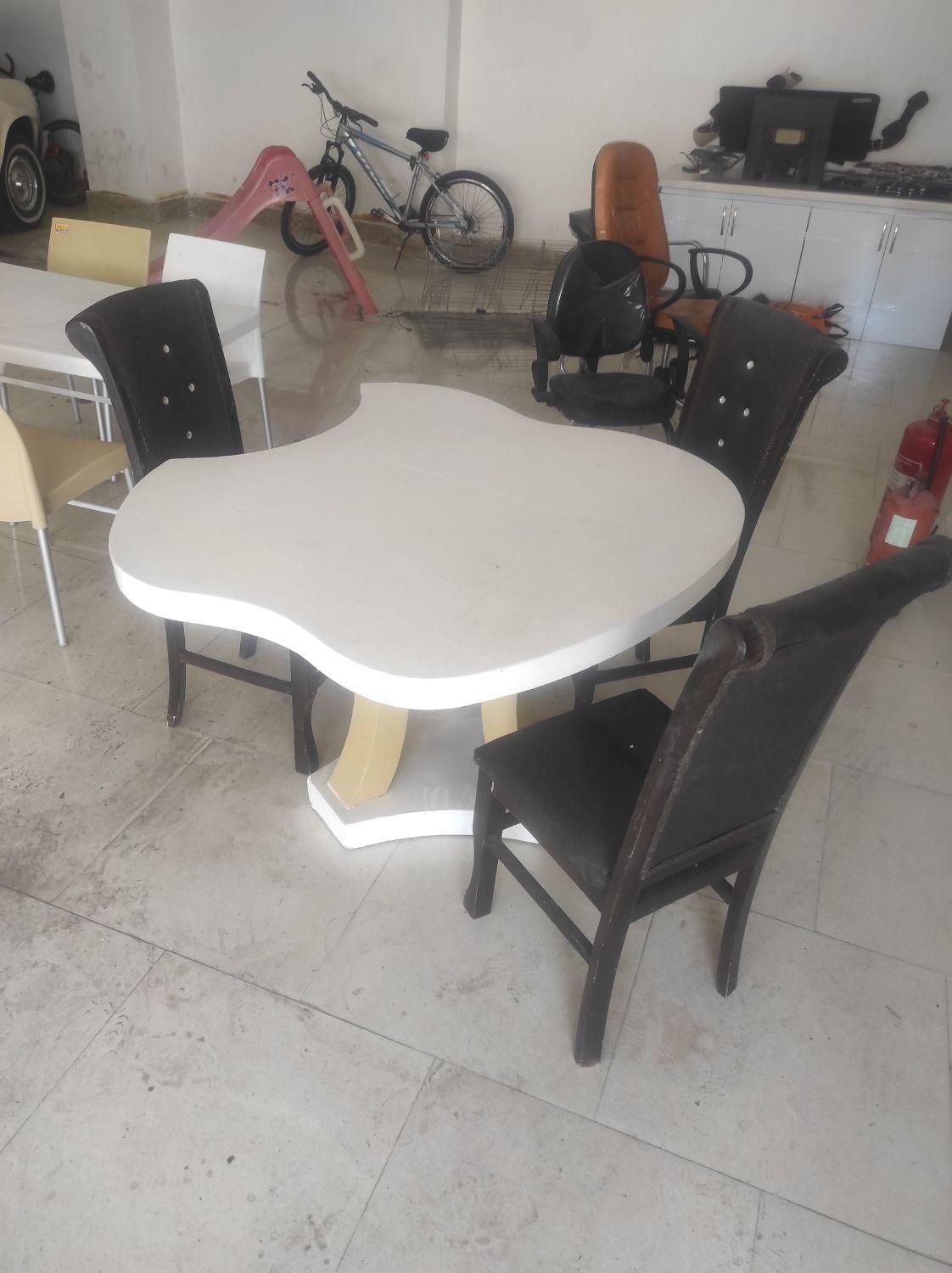 میز صندلی کابینت رگال لباس|مبلمان اداری|ماکو, |دیوار