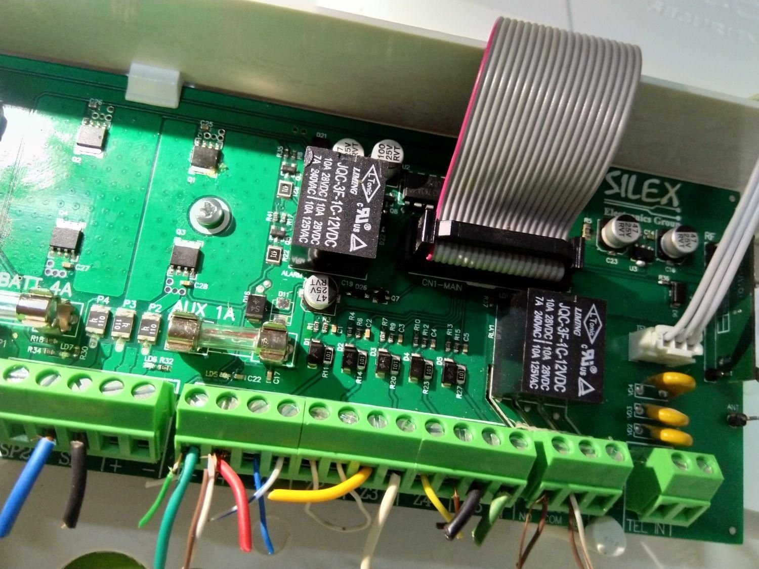 تعمیر برد، لوازم برقی و الکترونیکی خانگی و صنعتی|خدمات پیشه و مهارت|نیشابور, شهرک ولیعصر|دیوار