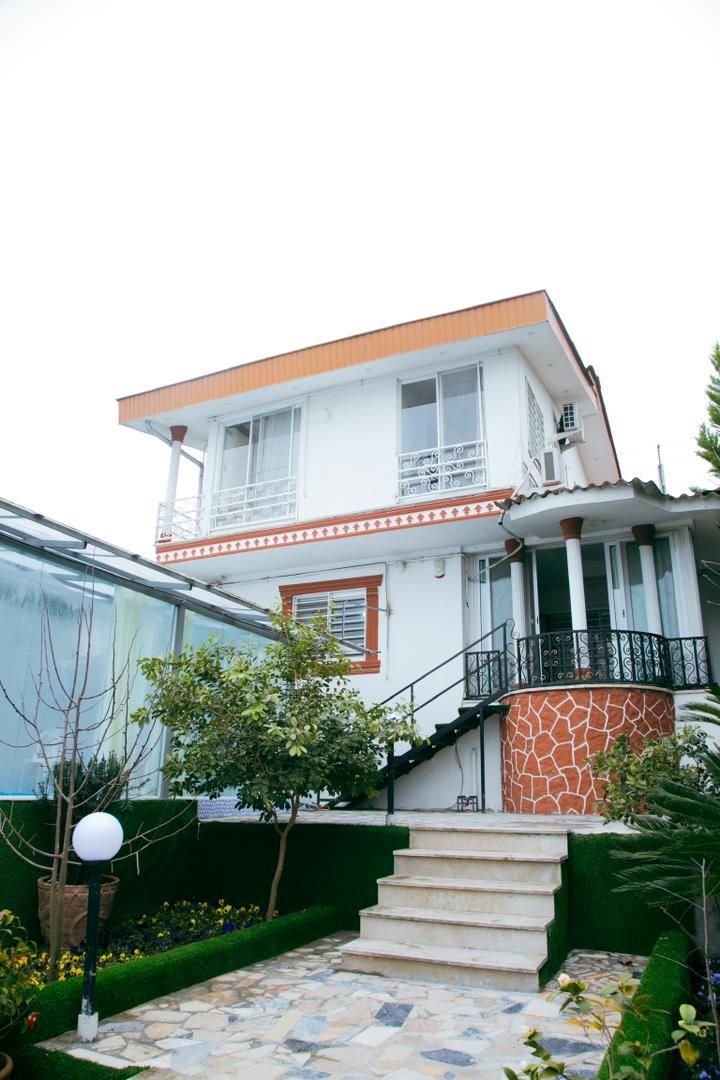 ویلا دوبلکس جنگلی استخردار آبگرم ۴ خوابه|اجارهٔ کوتاه‌مدت ویلا و باغ|چالوس, |دیوار