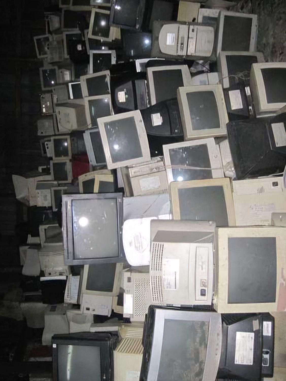 تلویزیون مانیتور و برد|تلویزیون و پروژکتور|اصفهان, بوستان ناژوان|دیوار