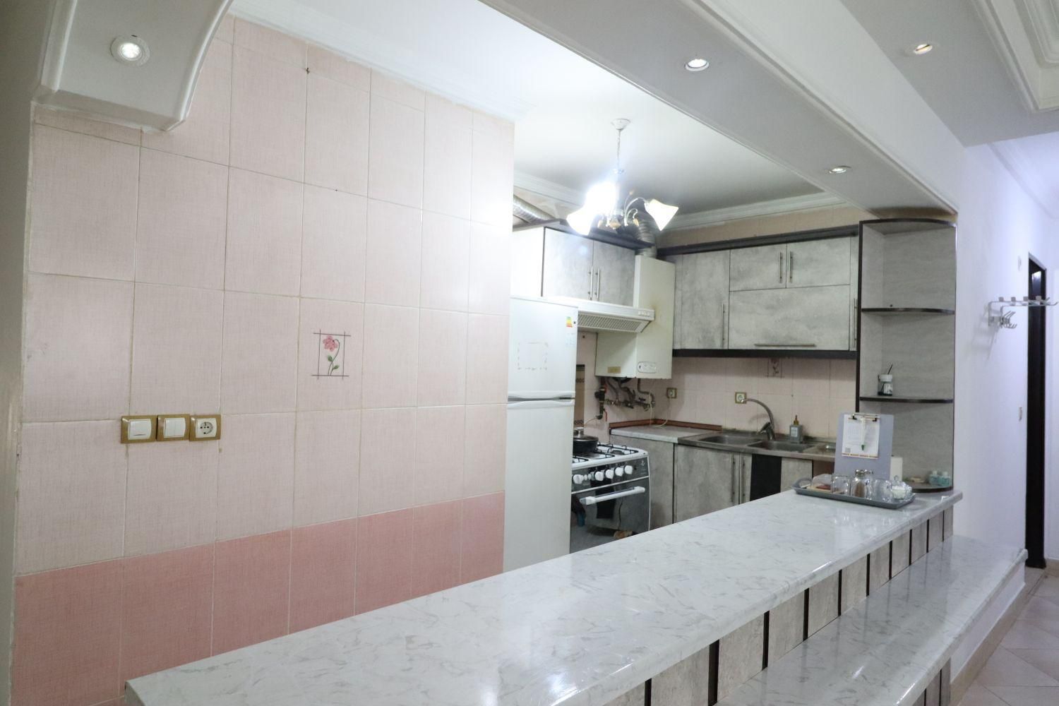 اجاره واحد مبله روزانه هفتگی ماهیانه|اجارهٔ کوتاه‌مدت آپارتمان و سوئیت|شیراز, زرهی|دیوار