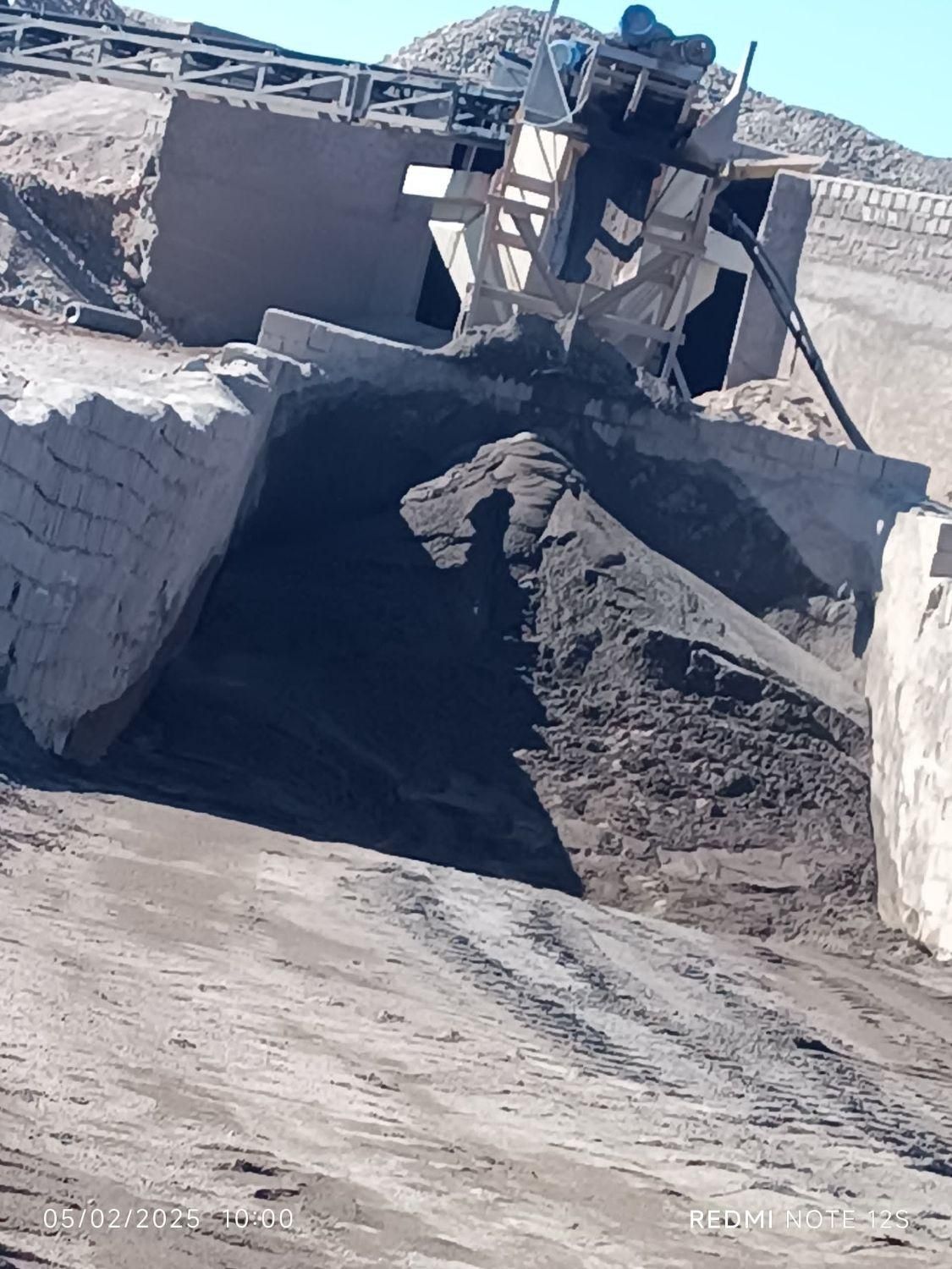 حمل شن وماسه.کود گاو خالص. درتناژ ۶ تا ۱۰ تن|خدمات حمل و نقل|بم, |دیوار