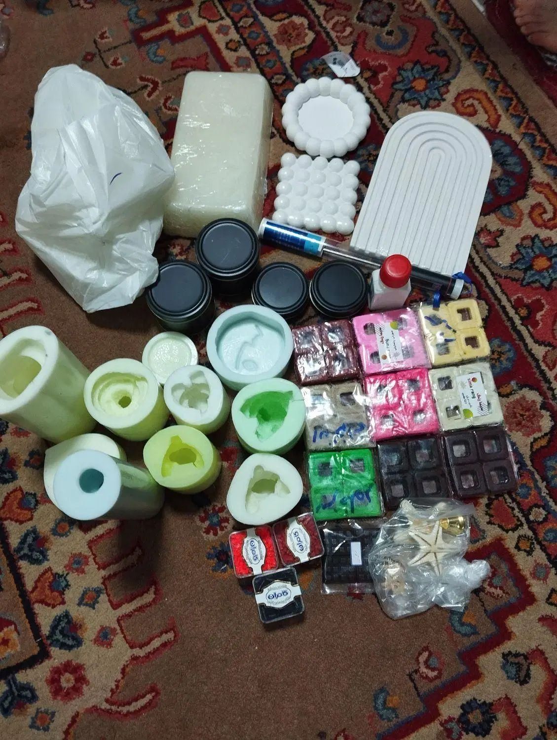 قالب های سیلیکونی شمع سازی دست دوم استفاده نشده|صنایع دستی و سایر لوازم تزئینی|تهران, مسعودیه|دیوار