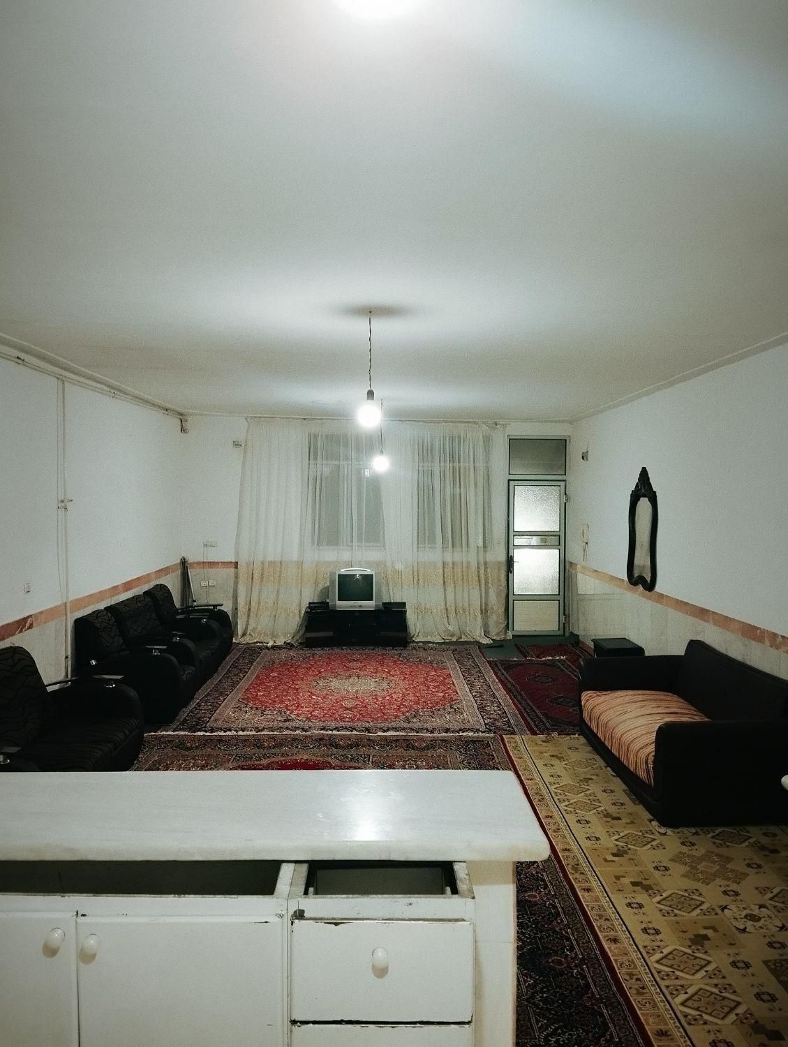 سوییت امن وتمیز با محله آرام،بلوارطاق بستان|اجارهٔ کوتاه‌مدت آپارتمان و سوئیت|کرمانشاه, |دیوار