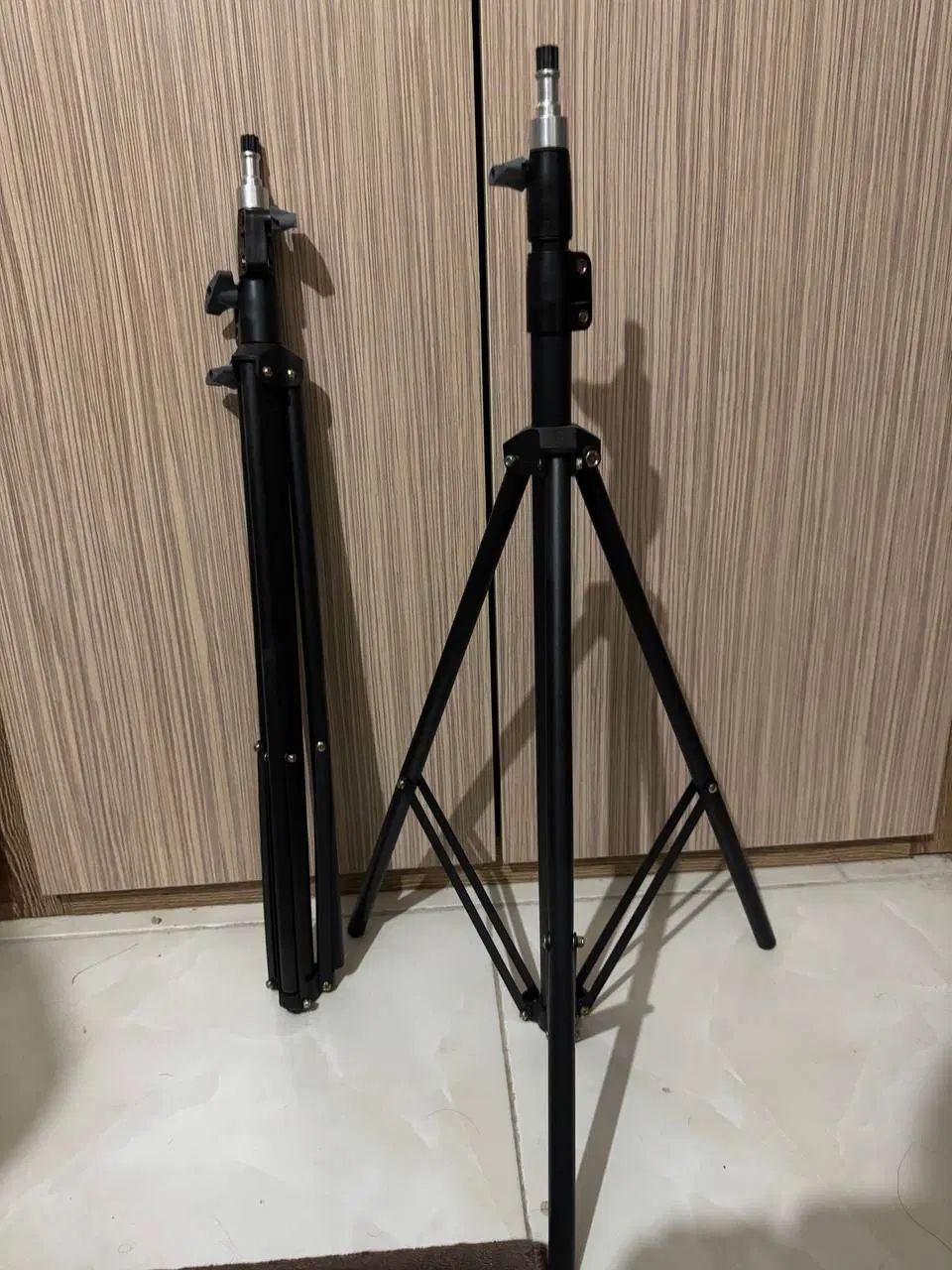 نور عکاسی LED MOBET M777 و فون پرتابل (با پایه)|دوربین عکاسی و فیلم‌برداری|مشهد, شهرآرا|دیوار