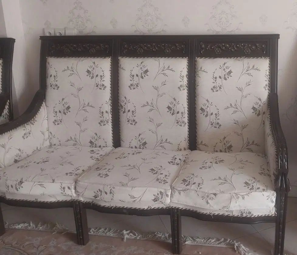 مبل سلطنتی|مبلمان خانگی و میز عسلی|اصفهان, کارلادان|دیوار