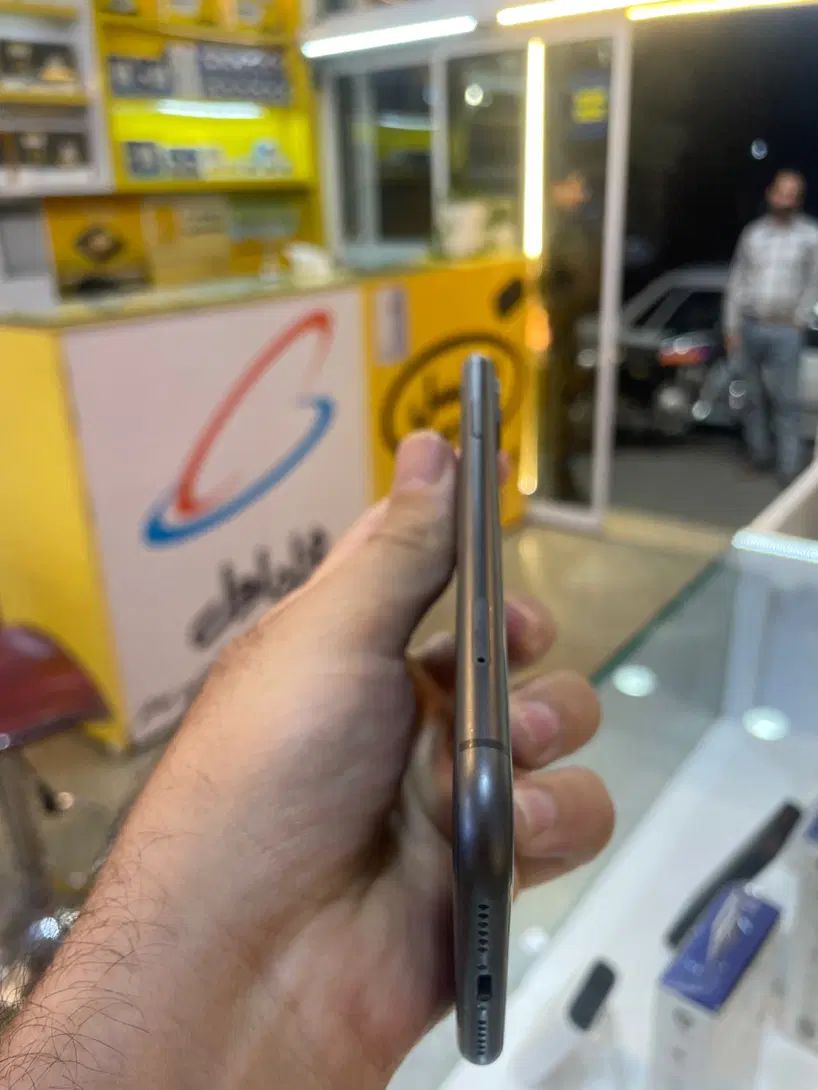 اپل iPhone 11 با حافظهٔ ۱۲۸ گیگابایت zaa|موبایل|مشهد, احمدآباد|دیوار