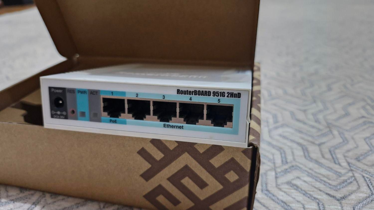 مودم روتر میکروتیک RB951G-2HnD|مودم و تجهیزات شبکه|ری, فیروزآبادی|دیوار