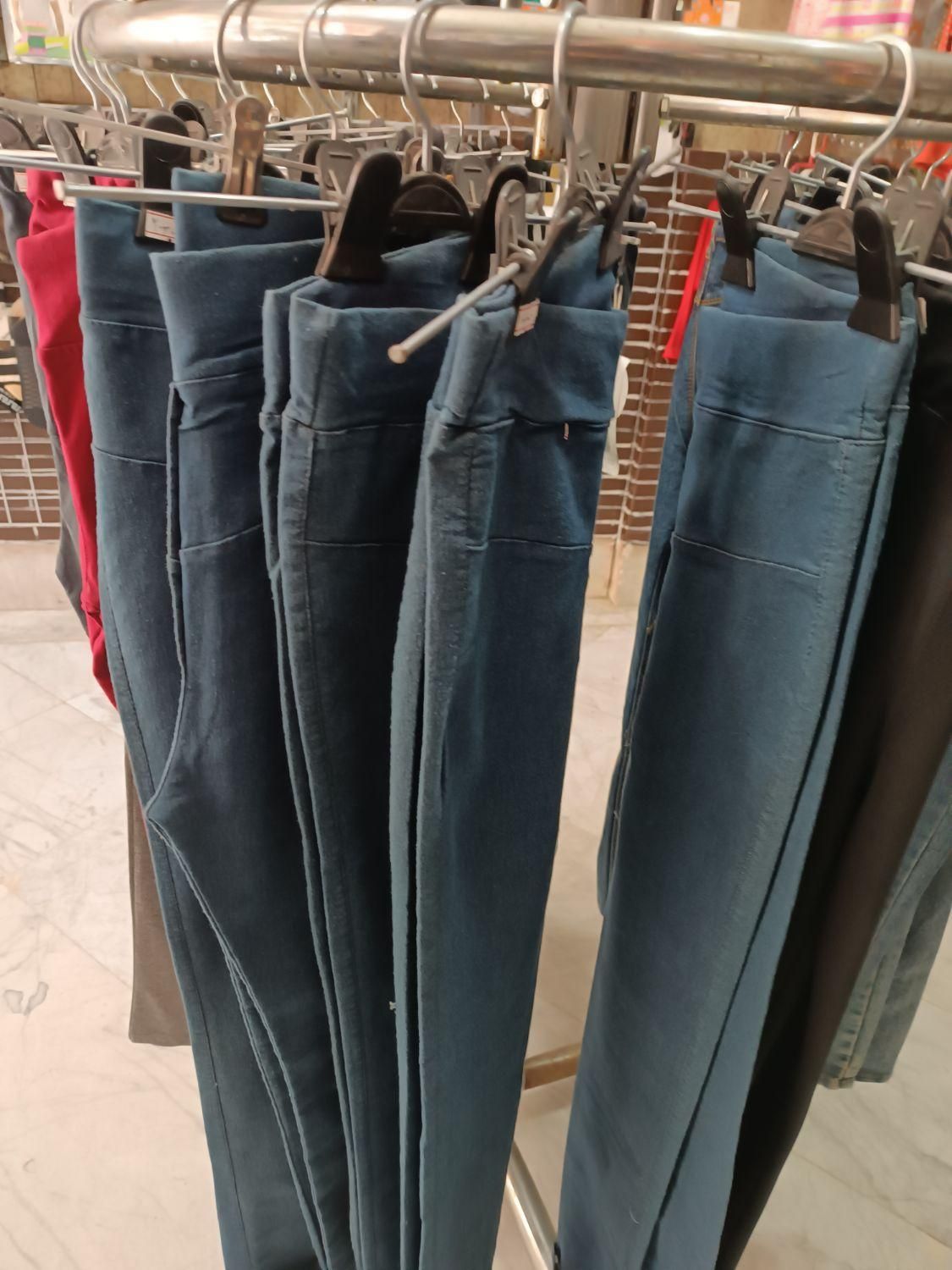 االباس زنانه مردانه دخترانه پسرانه حراج ۱۰۰۰۰۰ت|لباس|اردبیل, |دیوار