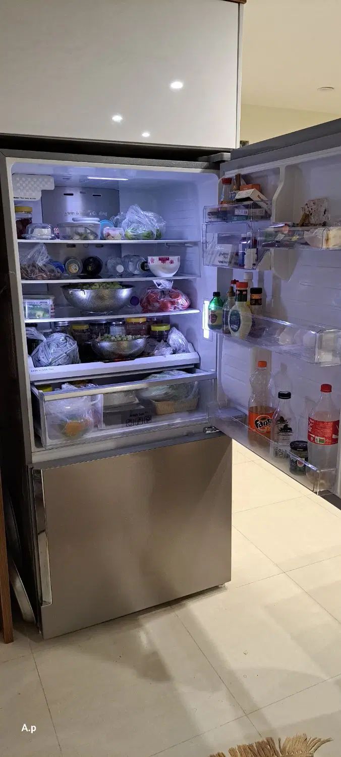 یخچال دیپوینت مدل باس ۲۹ فوت بعلت مهاجرت|یخچال و فریزر|تهران, شهرک خرازی|دیوار