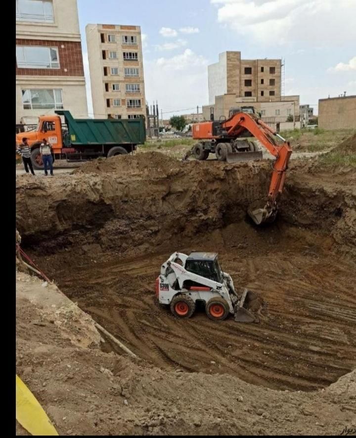 انجام عملیات خاکی با بابکت s300|خدمات حمل و نقل|قم, پردیسان|دیوار
