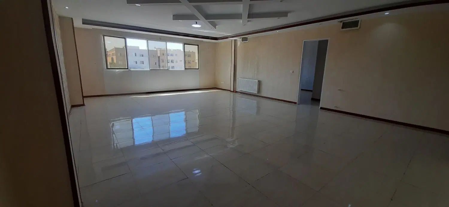 فروش آپارتمان ۱۳۰ متری / رو به نما / تاپ لوکیشن|فروش آپارتمان|کرج, گلشهر|دیوار