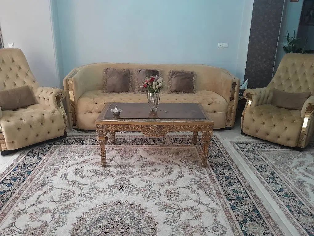 یک دست مبل پنج نفره تمیز و نو|مبلمان خانگی و میز عسلی|کرج, چهارصد دستگاه|دیوار