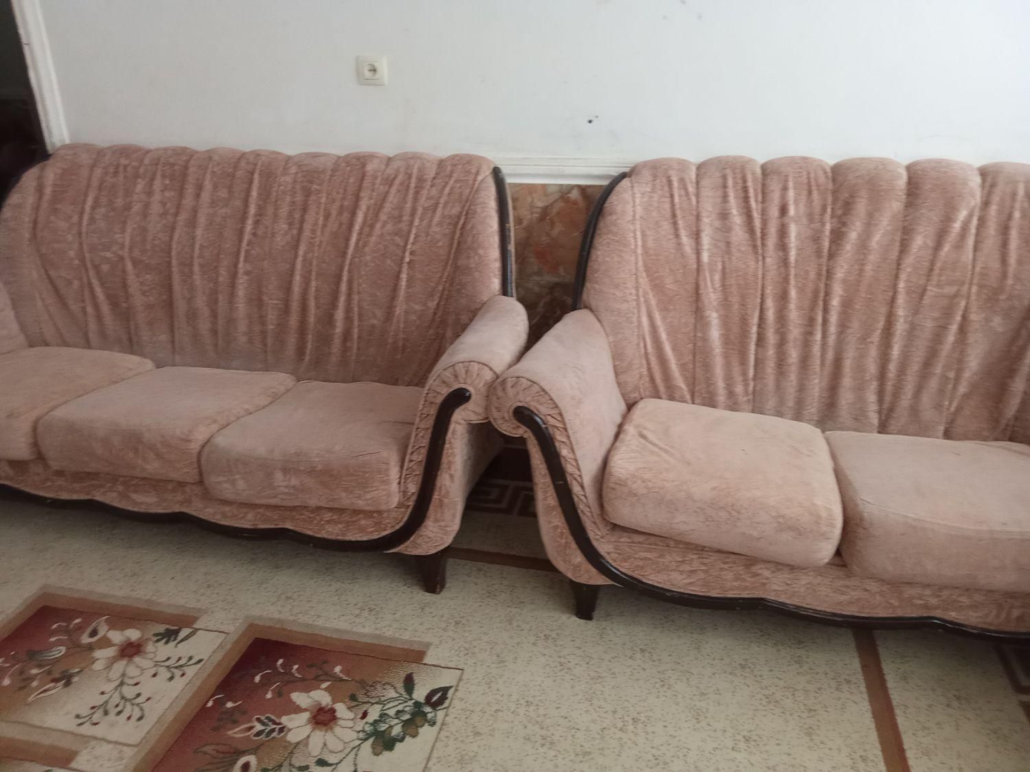 یک دست مبل هفت نفره|مبلمان خانگی و میز عسلی|بم, |دیوار