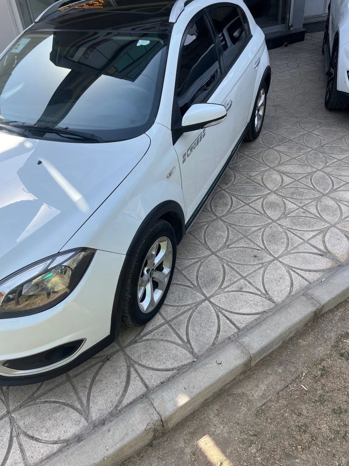 برلیانس کراس اتومات مدل ۱۳۹۷ موتور بزرگ 1650 تمیز|خودرو سواری و وانت|اصفهان, خانه اصفهان|دیوار