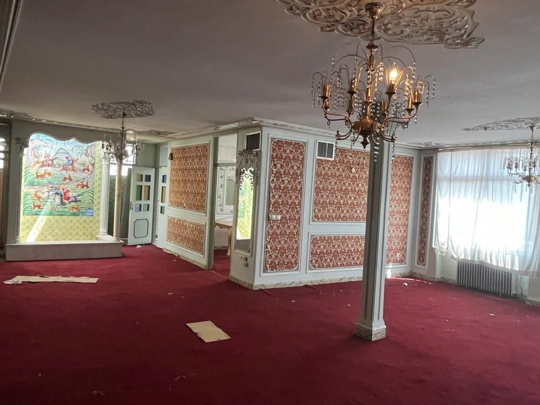۱ساختمانی  در ۳ طبقه ۲۰۰متری و یک حیاط ۲۷۰متری|اجارهٔ دفتر کار، اتاق اداری، مطب|تهران, خانی‌آباد|دیوار