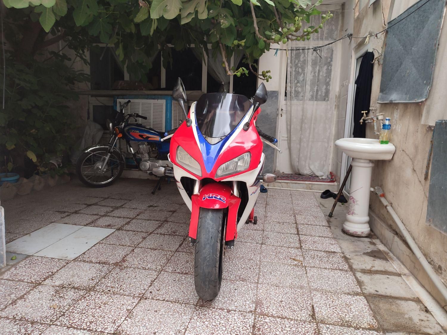 cbr1000rr|موتورسیکلت|تهران, سعادت‌آباد|دیوار
