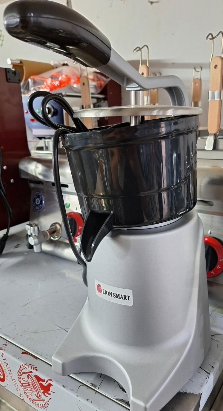 آب مرکبات گیر برقی وارداتی|آبمیوه‌گیر و آب‌مرکبات‌گیر|ساری, |دیوار