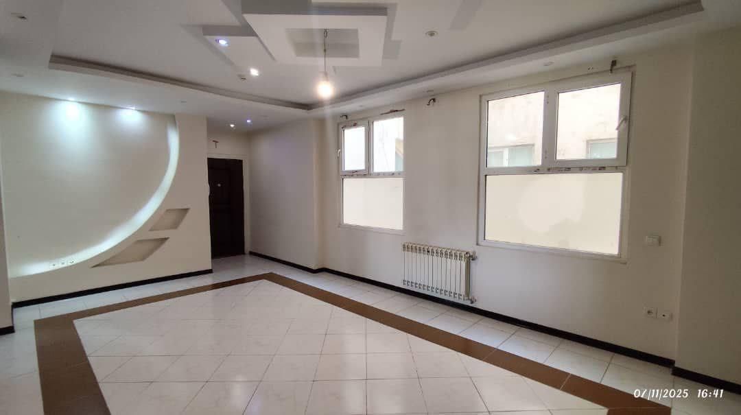 ۸۰ متر  دارای پارکینگ سندی ( فرصتی استثنایی)|فروش آپارتمان|تهران, استاد معین|دیوار