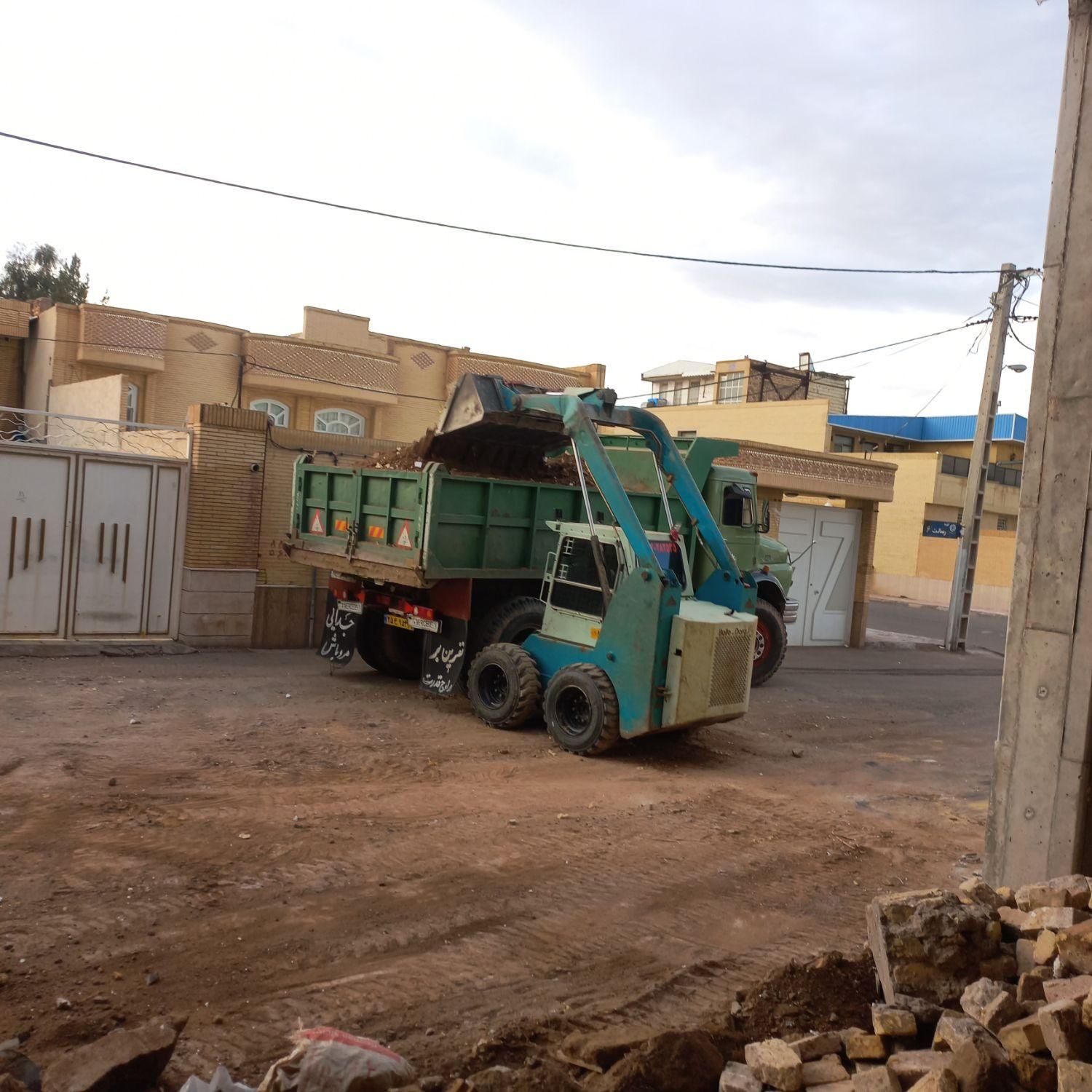 خدمات مینی لودر (بابکت۷۸۱) بیل بکو|خدمات حمل و نقل|رفسنجان, |دیوار