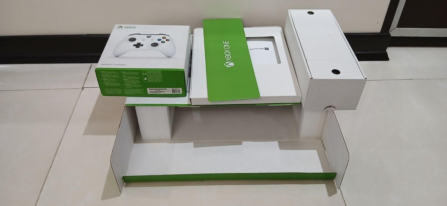 جعبه خالی xbox one s|کنسول، بازی ویدئویی و آنلاین|تهران, نظام‌آباد|دیوار