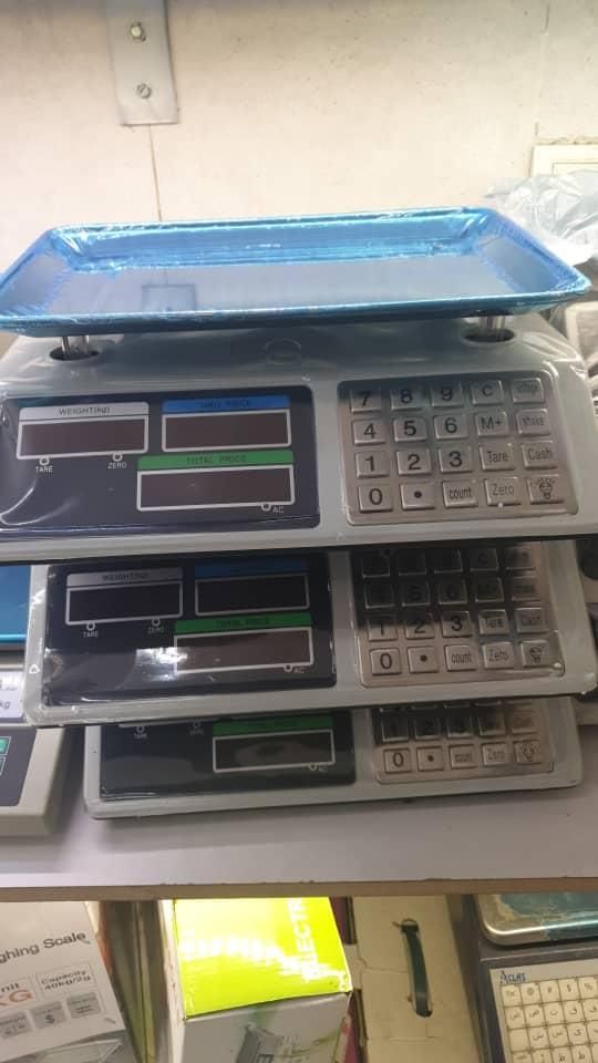 انواع ترازوهای ۴۰کیلویی و۹۹کیلویی تمام فلز|فروشگاه و مغازه|قم, امامزاده ابراهیم|دیوار