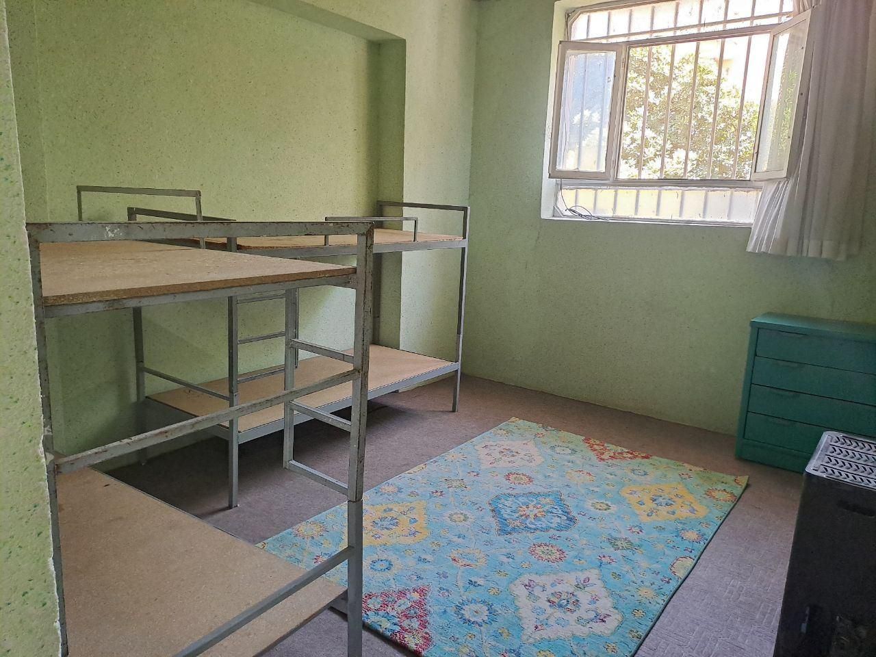 خوابگاه دخترانه مرکزشهر|اجارهٔ کوتاه‌مدت آپارتمان و سوئیت|شیراز, زند|دیوار