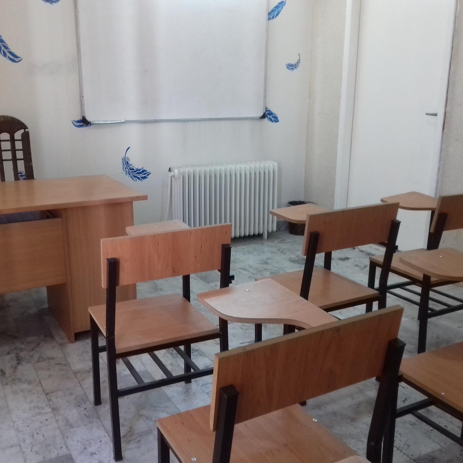 اجاره کلاس آموزشی|اجارهٔ کوتاه‌مدت دفتر کار و فضای آموزشی|تهران, فلسطین (میدان انقلاب)|دیوار