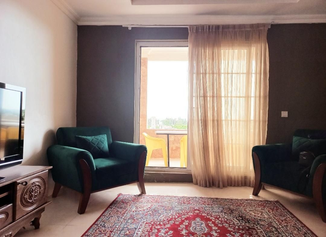 طبقه سوم ساحلی روبروی دریای فرح آباد|اجارهٔ کوتاه‌مدت آپارتمان و سوئیت|فرح آباد, |دیوار