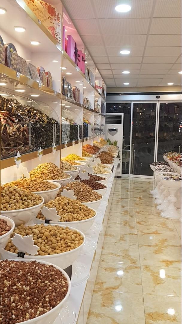 جام و ظرف آجیل و خشکبار و قفسه حبوبات ایستاده|فروشگاه و مغازه|رشت, چله خانه|دیوار