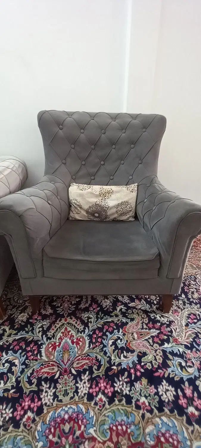 مبل راحتی چستر ۷ نفره به همراه پاف شیشه خور|مبلمان خانگی و میز عسلی|تهران, مسعودیه|دیوار