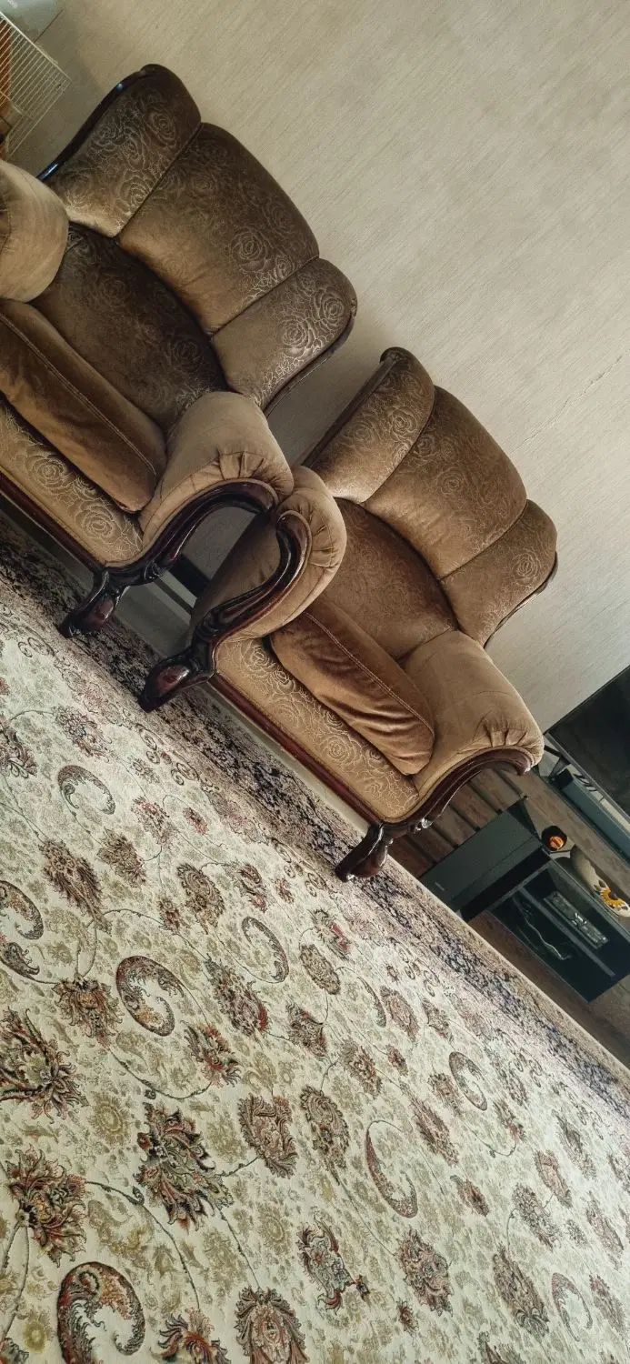 مبل راحتی ۹ نفره با چوب بلوط پلی استر|مبلمان خانگی و میز عسلی|مشهد, هفده شهریور|دیوار
