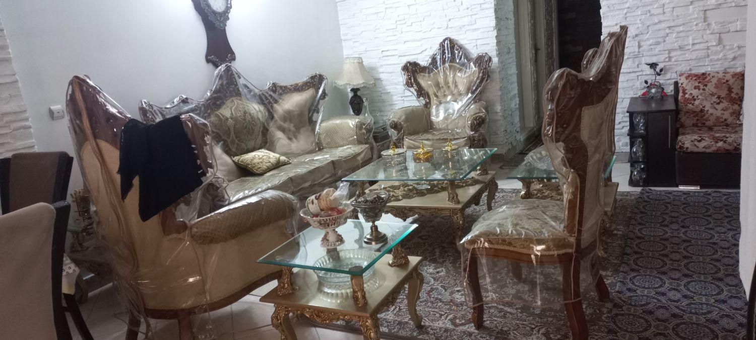 مبلمان سلطنتی ۷ نفره|مبلمان خانگی و میز عسلی|تهران, جمال‌زاده|دیوار