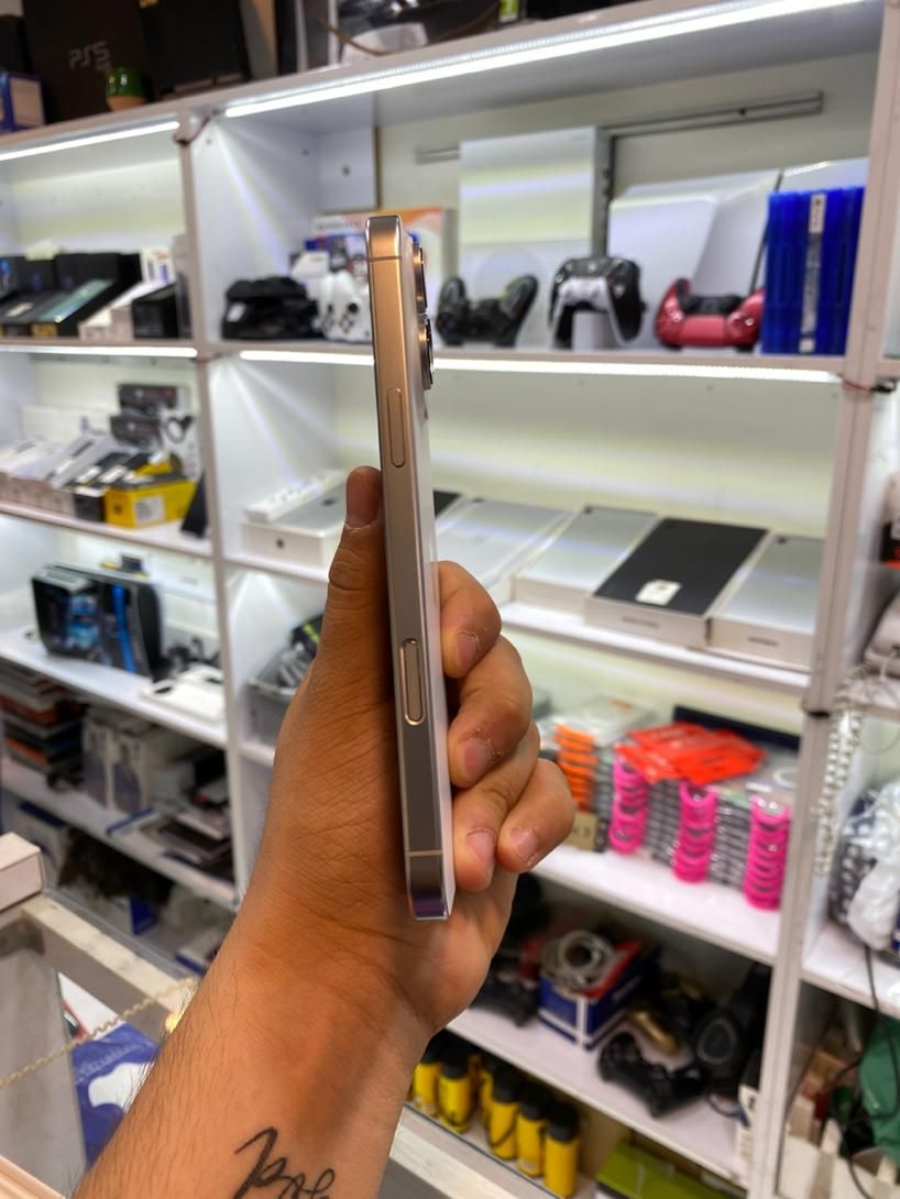 اپل iPhone 16 Pro Max با حافظهٔ ۲۵۶ گیگابایت سفید|موبایل|کرج, کوی امامیه|دیوار
