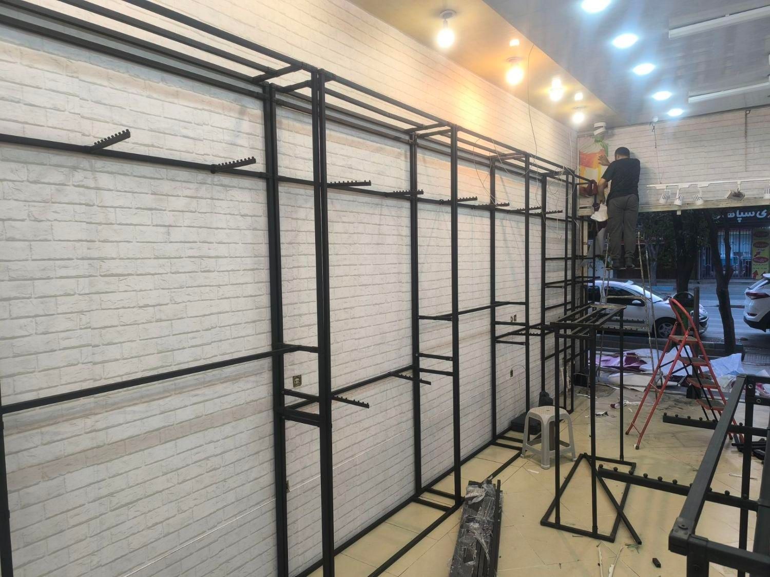 رگال فروشگاهی مانکن چوب لباسی کد ۱۱۰|فروشگاه و مغازه|اصفهان, شهشهان|دیوار