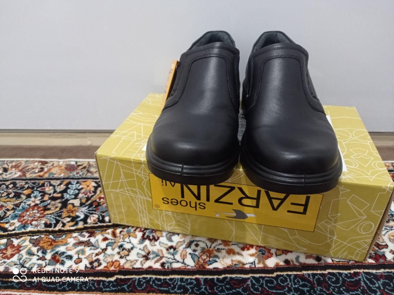 کفش|کیف، کفش، کمربند|نسیم‌شهر, |دیوار