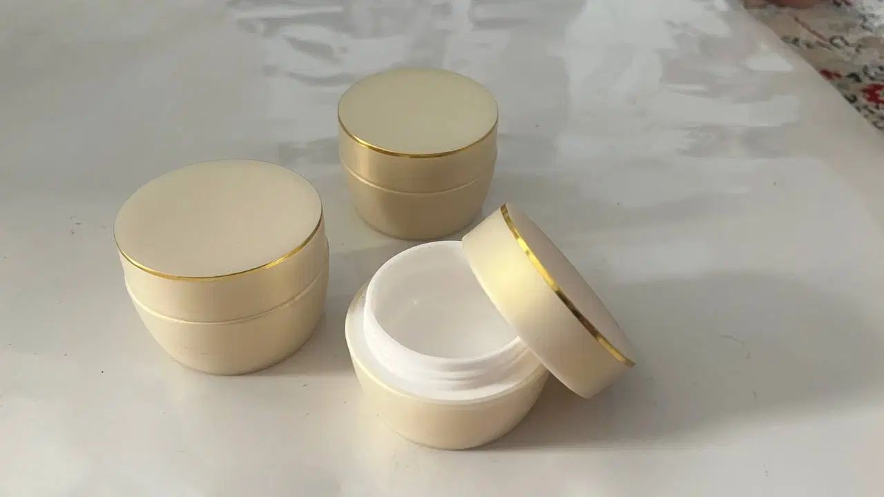 قوطی کرم پوکه رژ زیر قیمت بازار|آرایشی، بهداشتی، درمانی|تهران, مینی‌سیتی (شهرک نفت)|دیوار