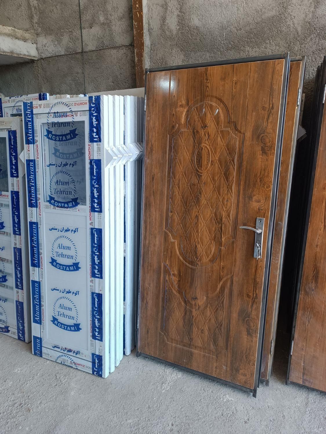 درب سرویس بهداشتی پی وی سی پنجره pvc|مصالح و تجهیزات ساختمان|قدس, شهر‌قدس|دیوار