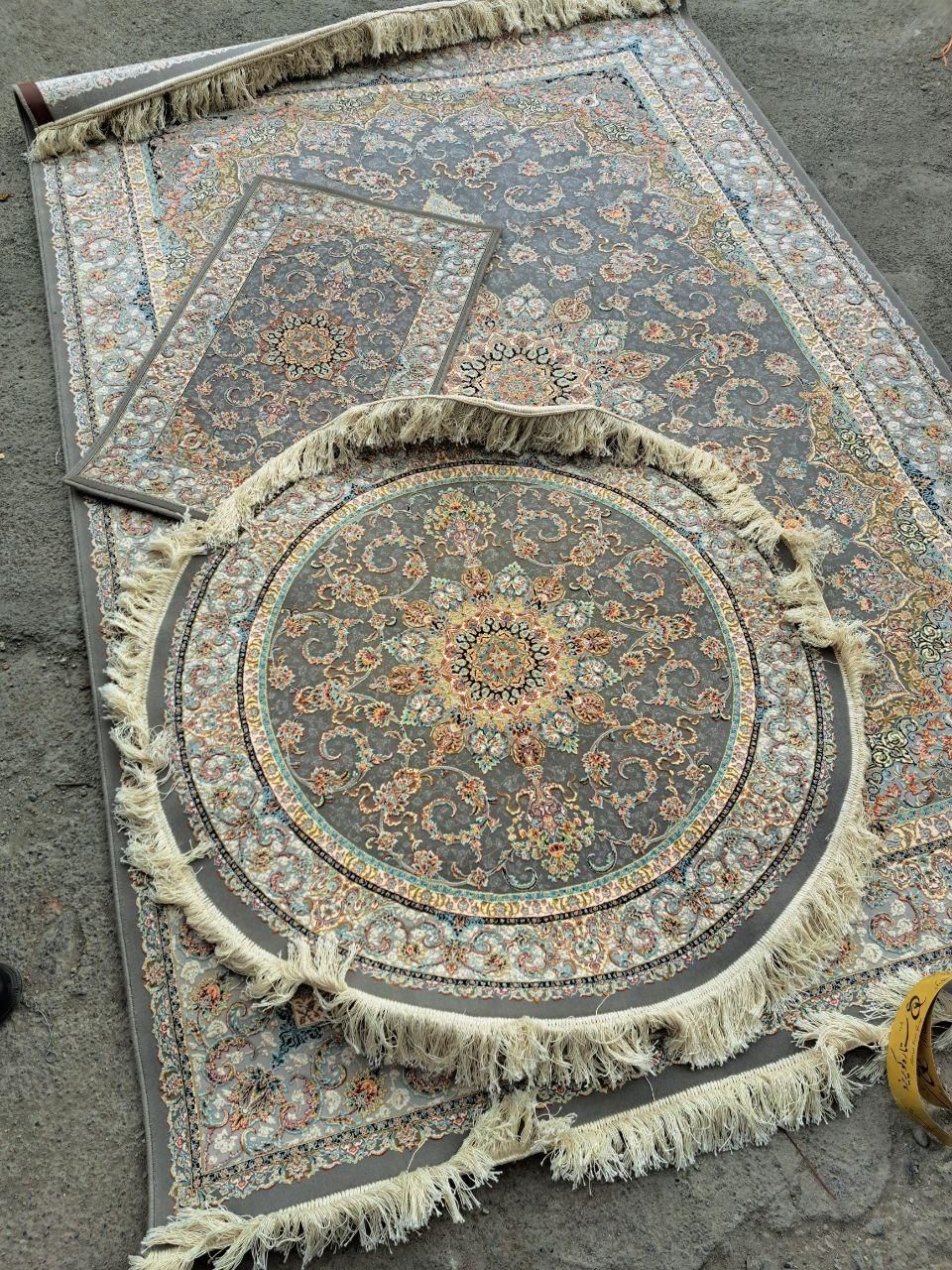 فرش ستاره کویریزد سایز گرد   ۱۵۰۰شانه ۴۵۰۰ تراکم|فرش|تهران, سبلان (لشگر)|دیوار