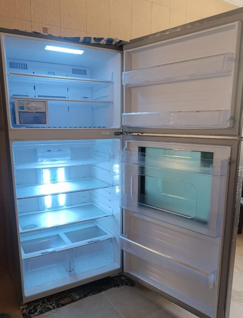 یخچال فریزر دیپونیت نو و سالم بزرگ و جادار|یخچال و فریزر|شیراز, گویم|دیوار