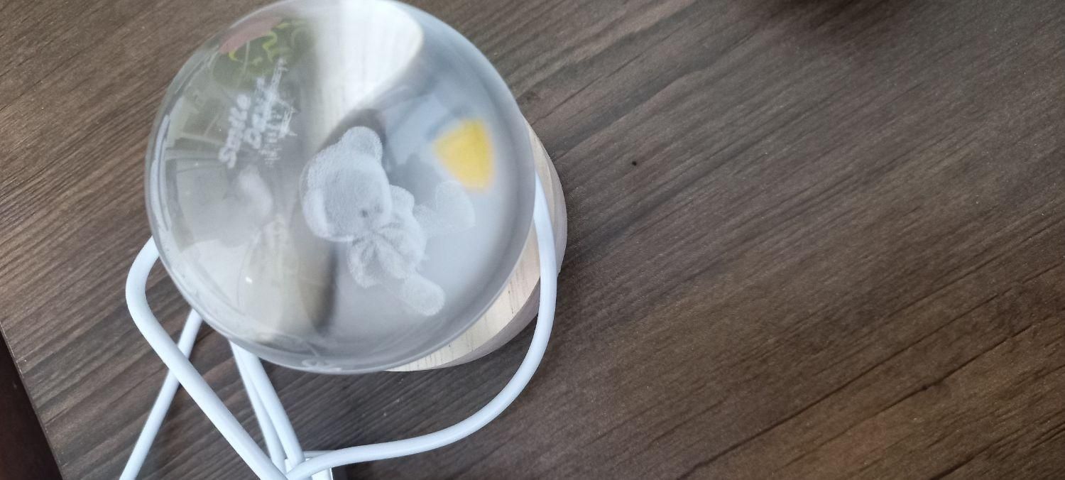چراغ خواب گوی مانند شیشه ایی|چراغ خواب و آباژور|قرچک, |دیوار