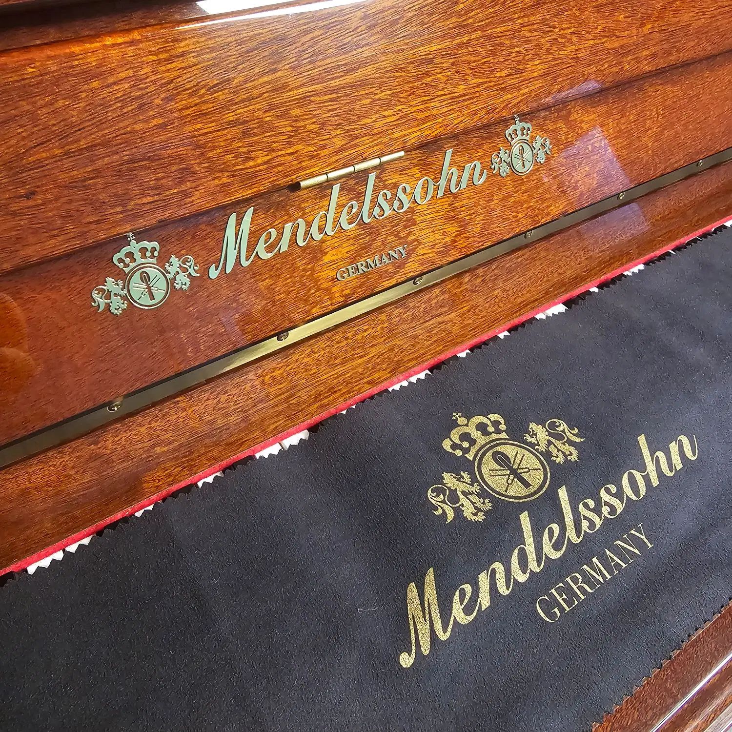 پیانو Mendelssohn  مناسب هنرجو تا حرفه ای|پیانو، کیبورد، آکاردئون|تهران, استاد معین|دیوار