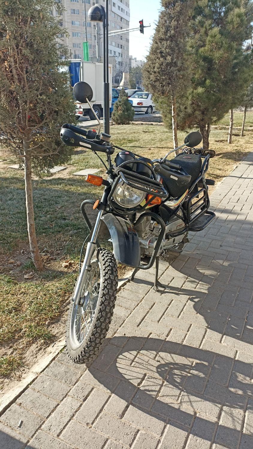 پیشرو شکاری ۲۰۰ EFI|موتورسیکلت|مشهد, کوه سنگی|دیوار