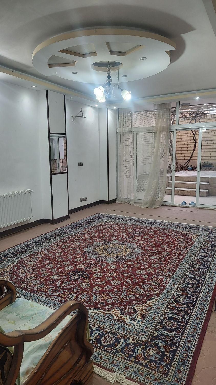۶۸ متری با حیاط  بزرگراه خرازی خیابان جهاد صارمیه|فروش آپارتمان|اصفهان, لنبان|دیوار