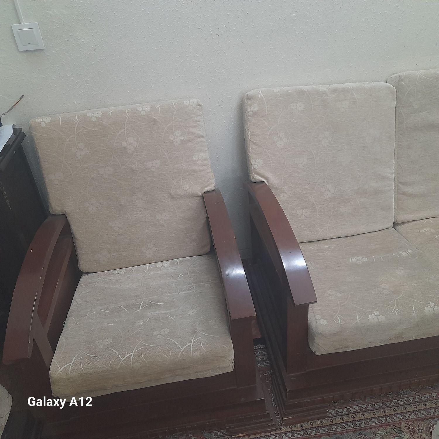 مبل ۷ نفره ‌‌‌..چوب گردو محکم|مبلمان خانگی و میز عسلی|تهران, قصر فیروزه ۱|دیوار