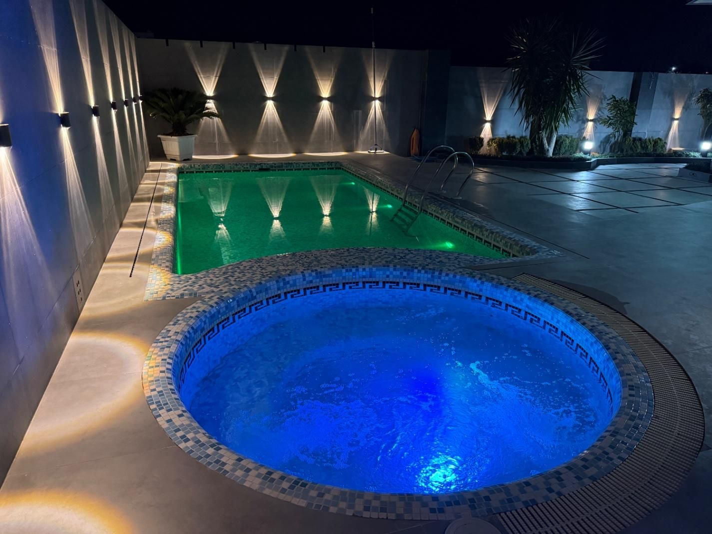 ویلا دوخوابه استخردار با جکوزی|اجارهٔ کوتاه‌مدت ویلا و باغ|شیرود, |دیوار